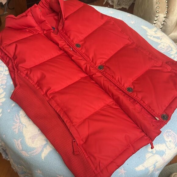 GAP Sz M Red Puffer Featherdown Vest w/Ribbed Side-Stretch Panels - Picture 5 of 7